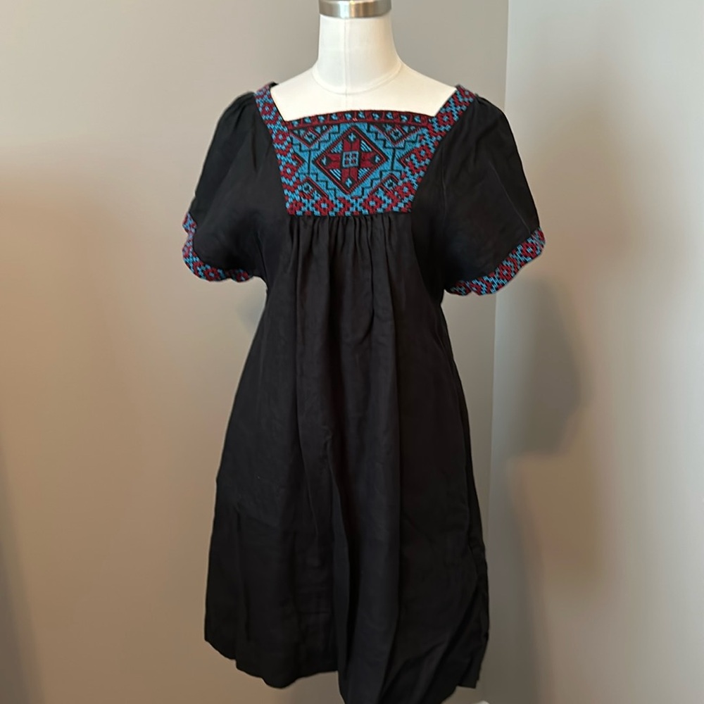 Madewell 100% linen dress, short sleeve , embroidery detail , size small , black